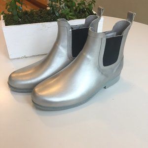 GAP ankle rain boots
